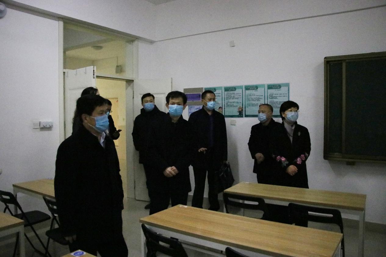 市教育和体育局局长王福祥视察医学系防疫工作